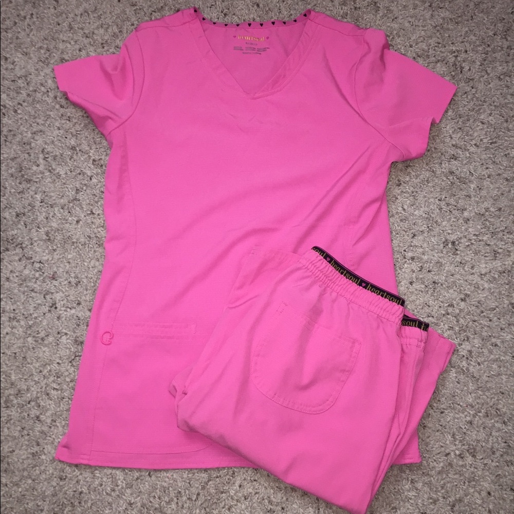 💕Heartsoul scrub set 👚 true bubblegum pink cheerful color